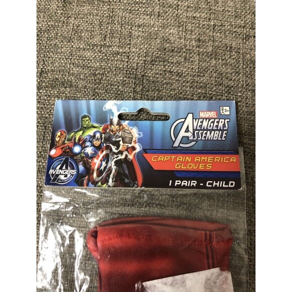 Marvel Avengers Assemble Captain America Red Child Costume Dress Up Gloves - Picture 3 of 3